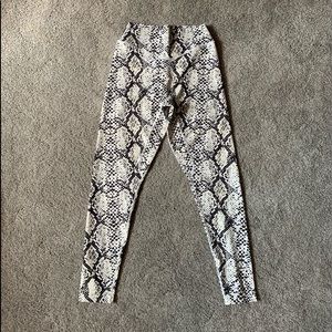 Never worn balance athletica python leggings